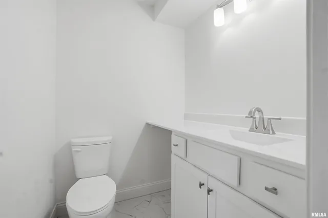 $229,000 | 3319 West Brookside Drive, Peoria, IL 61615