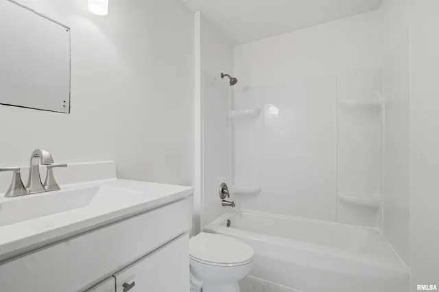 $229,000 | 3319 West Brookside Drive, Peoria, IL 61615