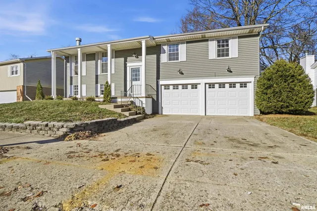 $229,000 | 3319 West Brookside Drive, Peoria, IL 61615