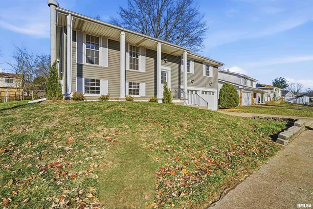 $229,000 | 3319 West Brookside Drive, Peoria, IL 61615