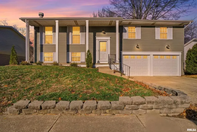 $229,000 | 3319 West Brookside Drive, Peoria, IL 61615