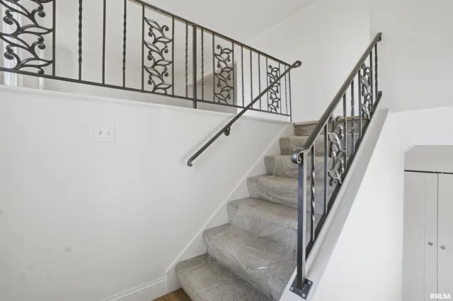 $229,000 | 3319 West Brookside Drive, Peoria, IL 61615