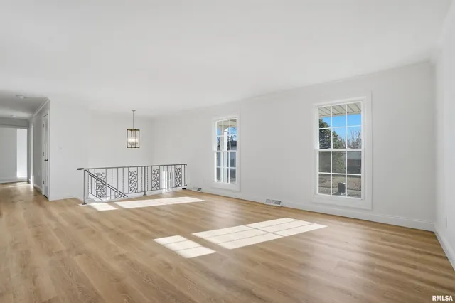 $229,000 | 3319 West Brookside Drive, Peoria, IL 61615