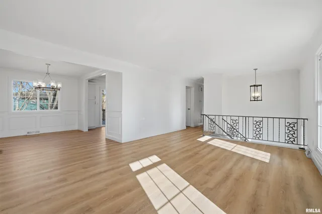 $229,000 | 3319 West Brookside Drive, Peoria, IL 61615