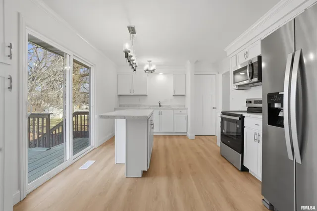 $229,000 | 3319 West Brookside Drive, Peoria, IL 61615