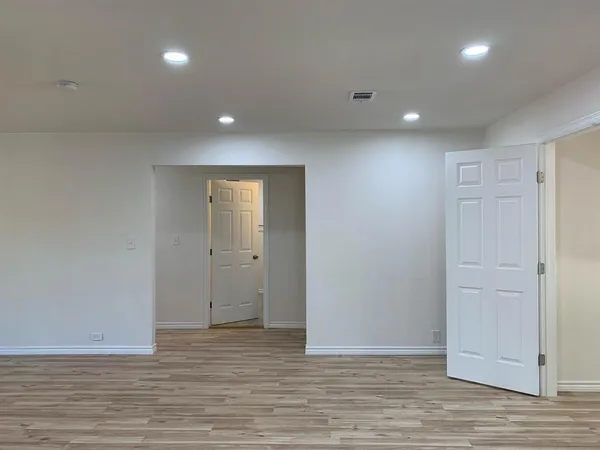 $1,275 | 820 West Crawford Street, Denison, TX 75020