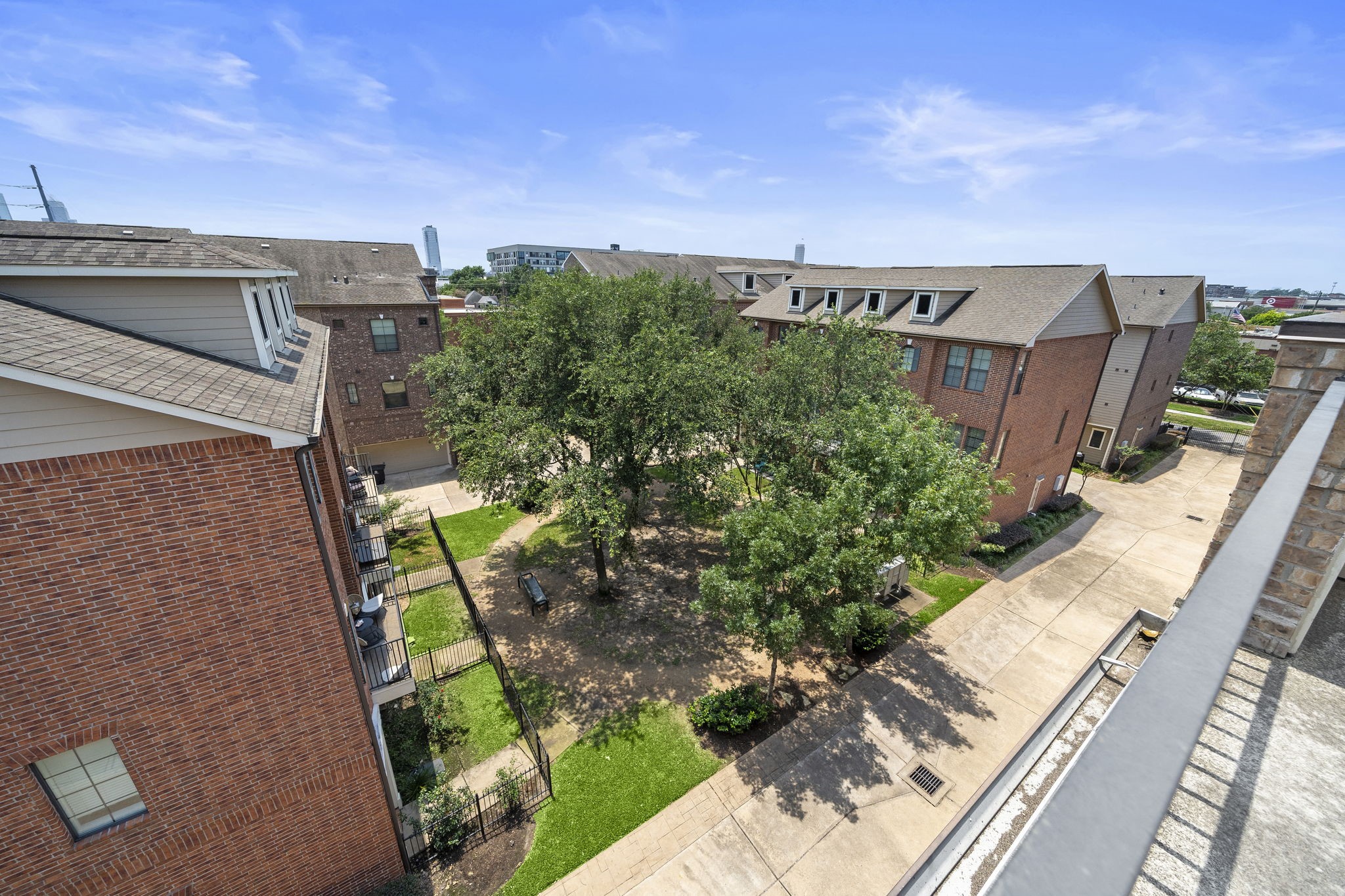 2110 Shearn Street, Unit 16 Houston, TX 77007 - Photo 35 of 37 There is a community courtyard! Great place to hang out with neighbors and/or pets!