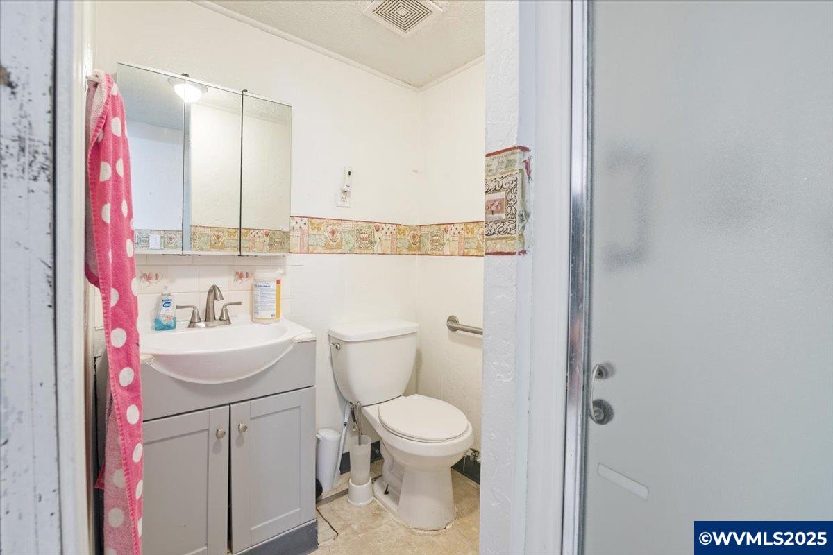 772 Chemawa Road North Keizer, OR 97303 - Photo 14 of 36 Gallery Image 14