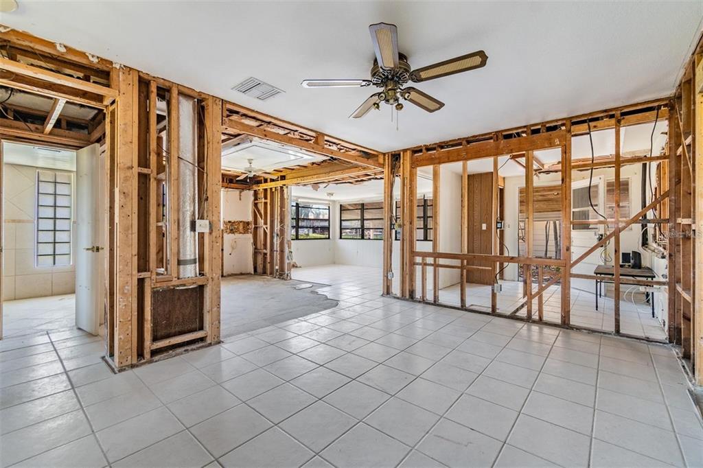 2620 Trent Road Palm Harbor, FL 34684 - Photo 3 of 21