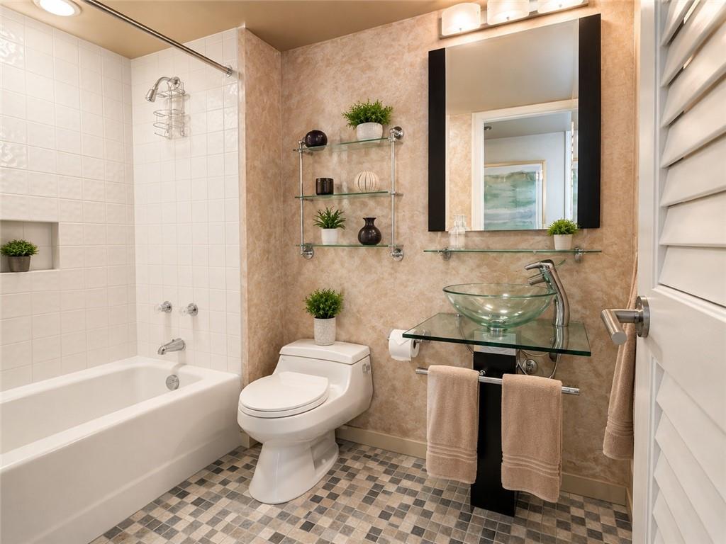 1 Trimont Lane, Unit 490E Pittsburgh, PA 15211 - Photo 22 of 31 This is the 2nd Full Bath