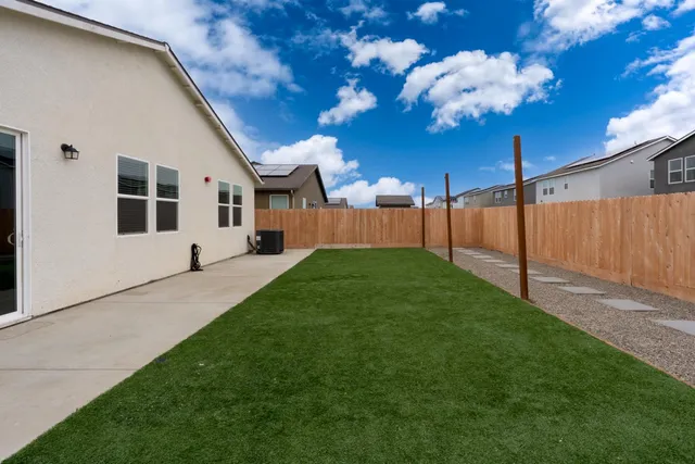 $520,000 | 396 Broadstone Court, Los Banos, CA 93635