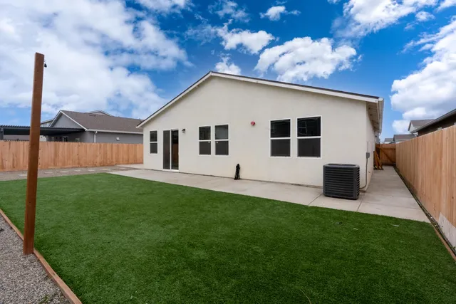 $520,000 | 396 Broadstone Court, Los Banos, CA 93635