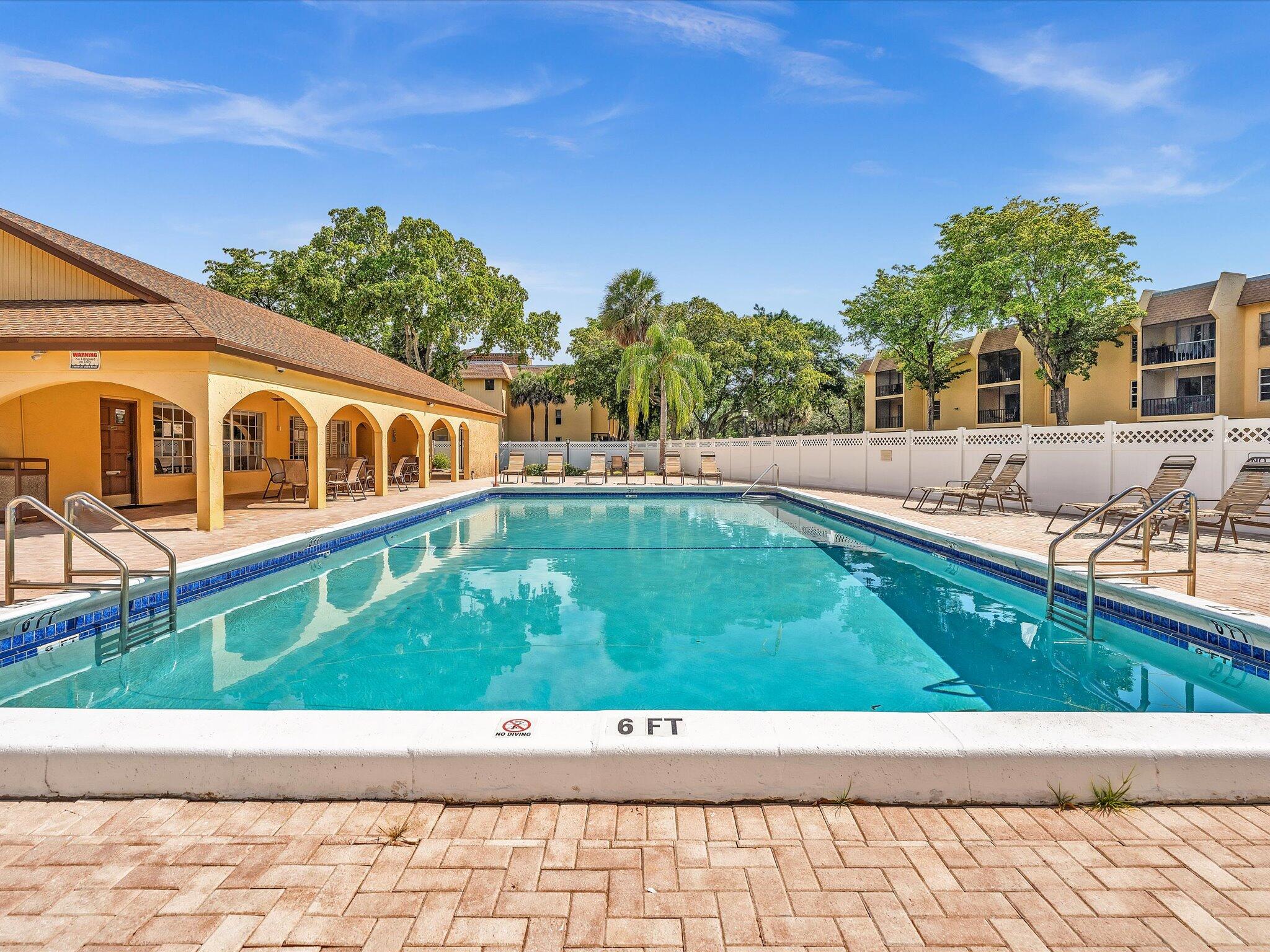 470 Northwest 20th Street, Unit 3020 Boca Raton, FL 33431 - Photo 34 of 43 Lounge Area