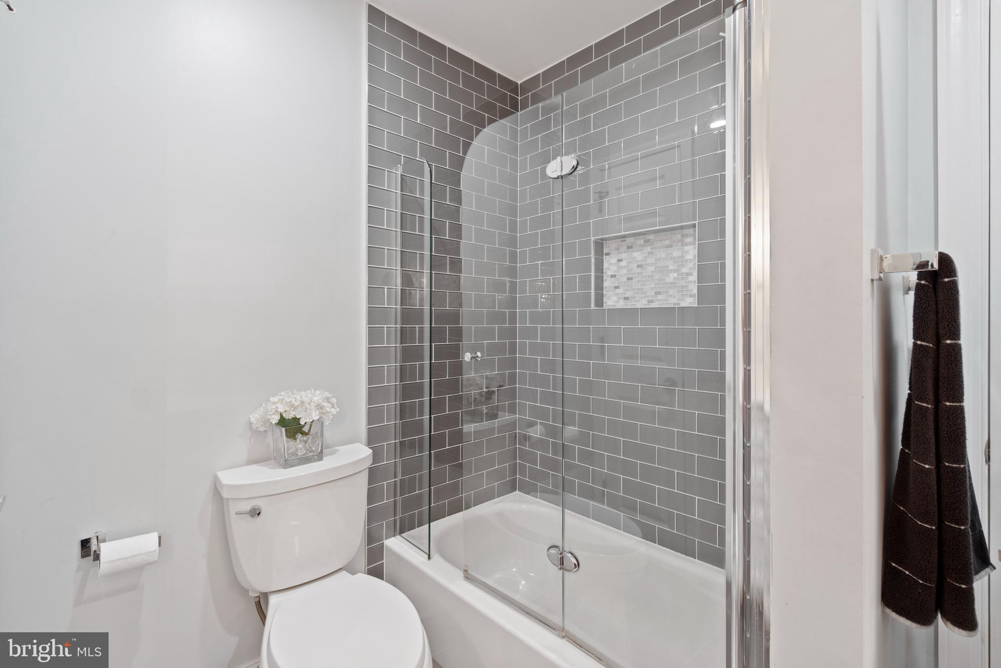 9307 Raintree Road Burke, VA 22015 - Photo 12 of 37 Gallery Image 12