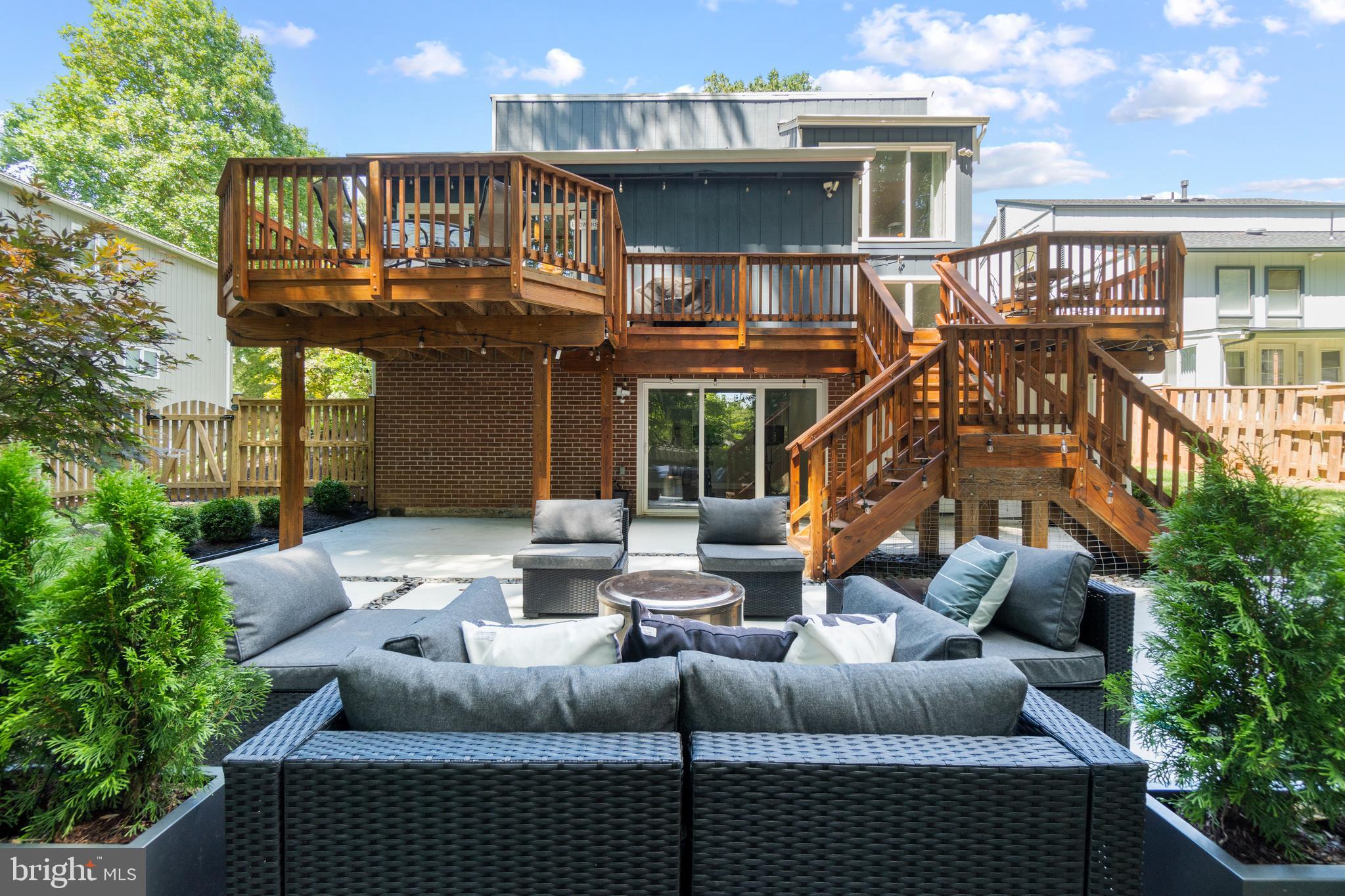 9307 Raintree Road Burke, VA 22015 - Photo 31 of 37 Gallery Image 31