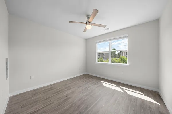 $1,049 | 1575 League Line Road, Unit A1 1307, Conroe, TX 77304