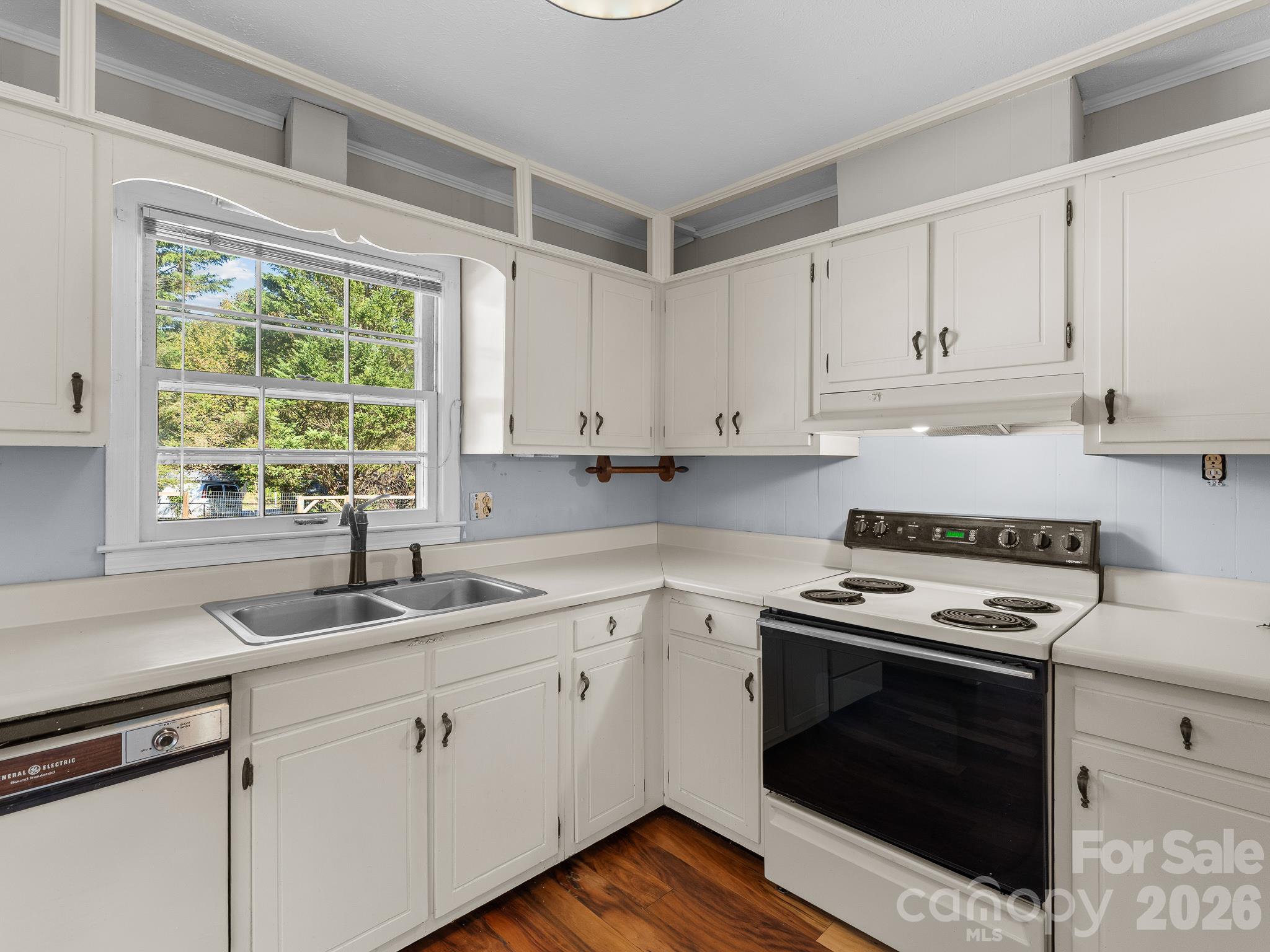 87 Underhill Road Hendersonville, NC 28792 - Photo 18 of 48 Gallery Image 18