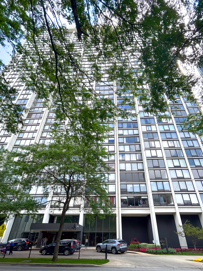 5445 North Sheridan Road, Unit 1407 Chicago, IL 60640 - Photo 1 of 10
