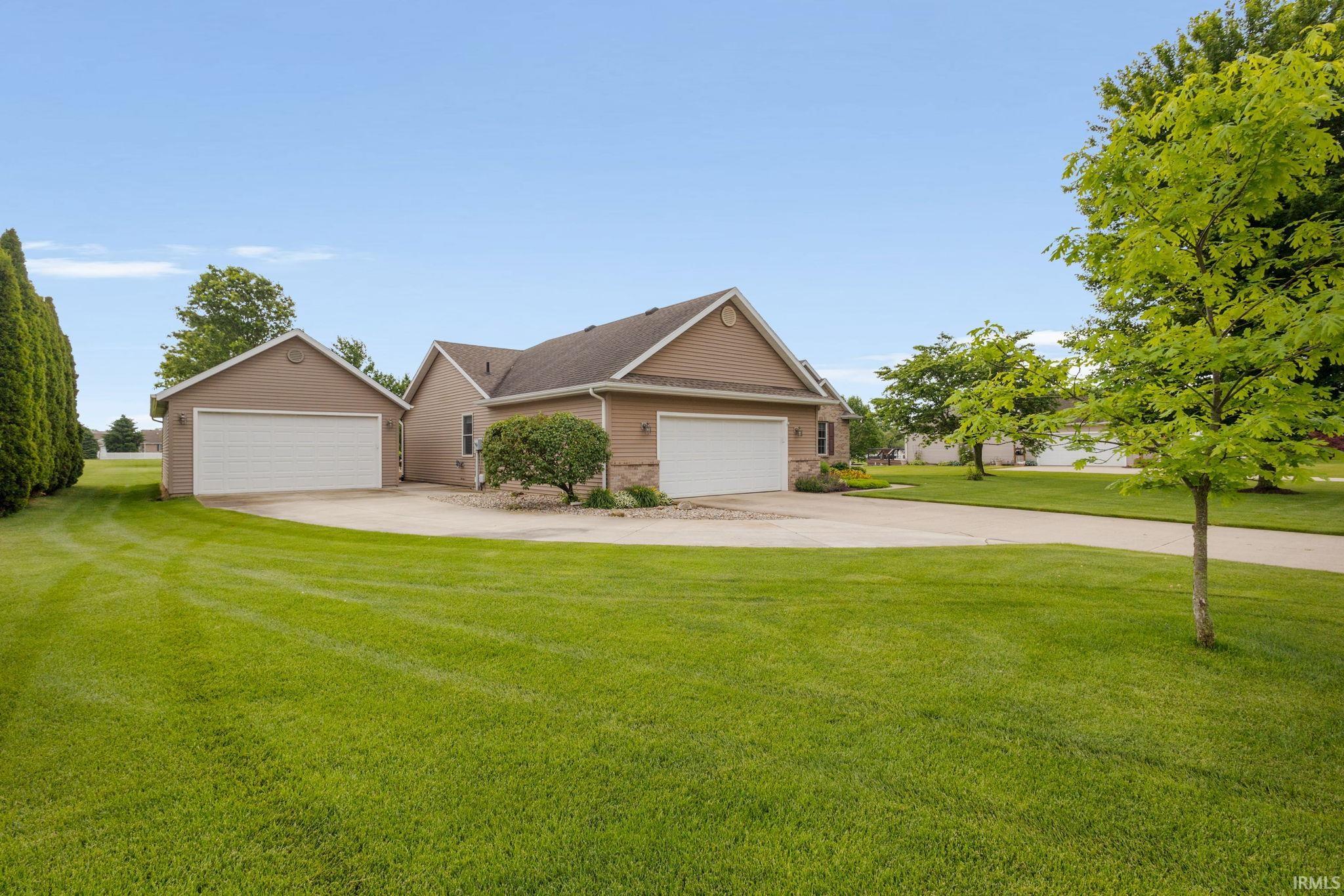 51238 Elm Road Granger, IN 46530 - Photo 2 of 34