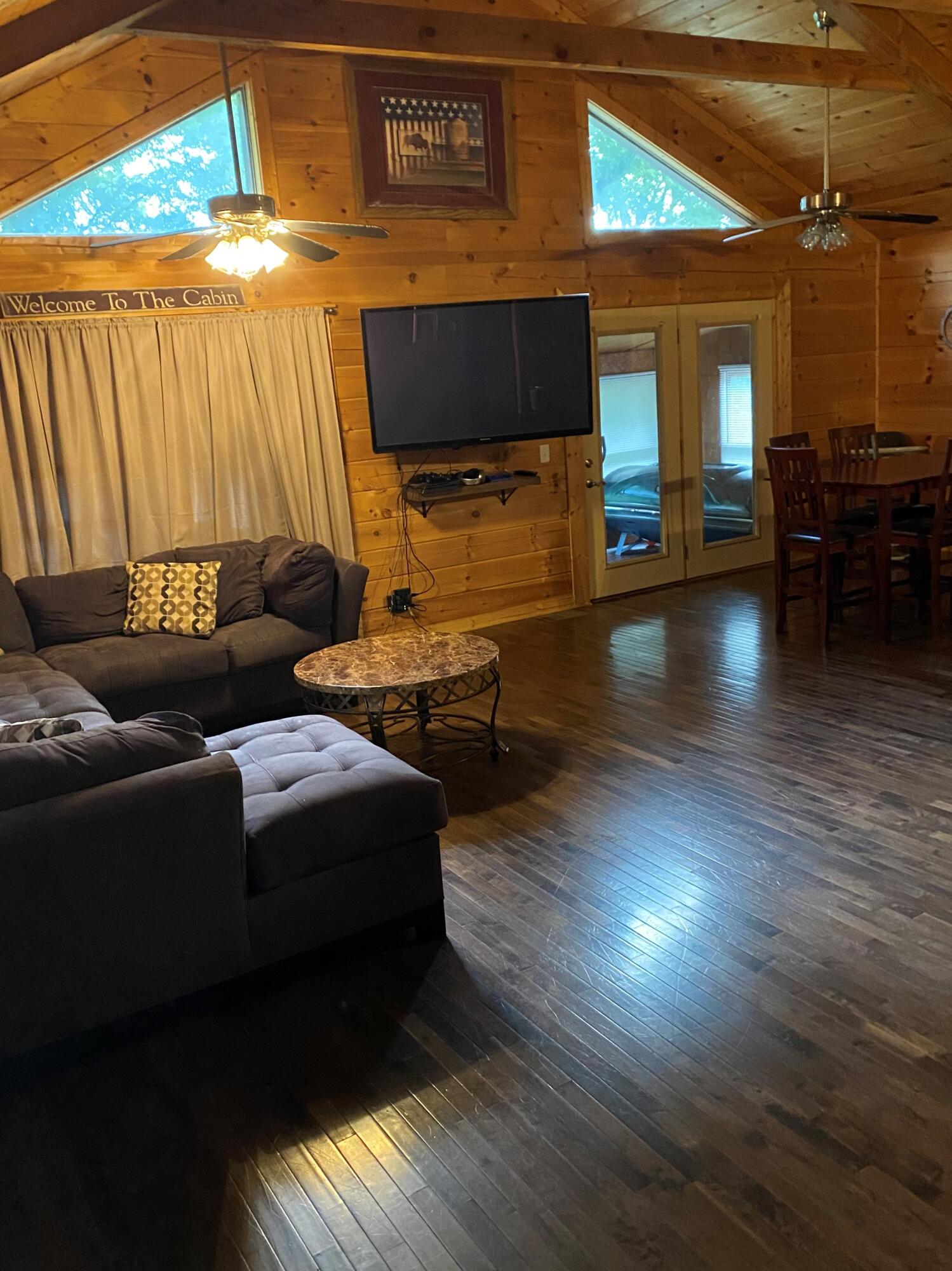 727 Dempsey Road Whitwell, TN 37397 - Photo 3 of 10 Living room
