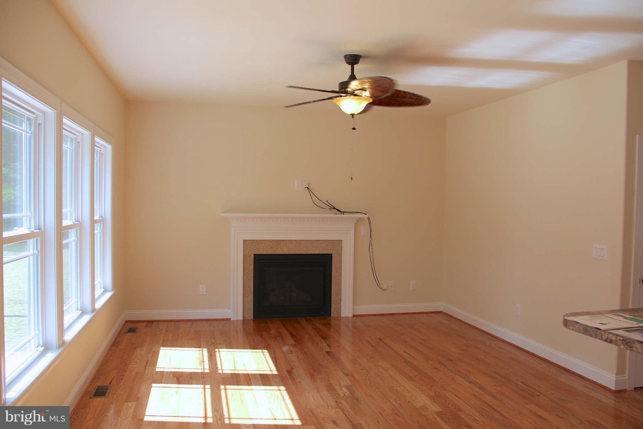 45450 Ruefly Way California, MD 20619 - Photo 9 of 30 Family Room