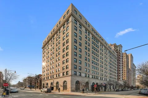 $649,000 | 2100 North Lincoln Park West, Unit 8DN, Chicago, IL 60614