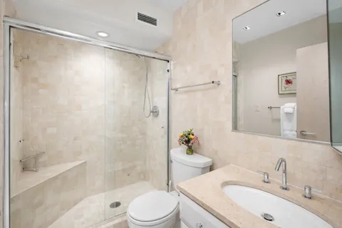 $649,000 | 2100 North Lincoln Park West, Unit 8DN, Chicago, IL 60614