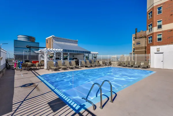 $649,000 | 2100 North Lincoln Park West, Unit 8DN, Chicago, IL 60614