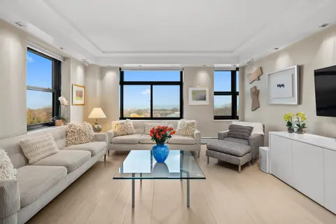 $649,000 | 2100 North Lincoln Park West, Unit 8DN, Chicago, IL 60614