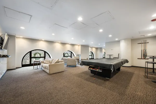 $649,000 | 2100 North Lincoln Park West, Unit 8DN, Chicago, IL 60614