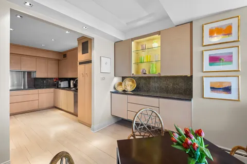 $649,000 | 2100 North Lincoln Park West, Unit 8DN, Chicago, IL 60614