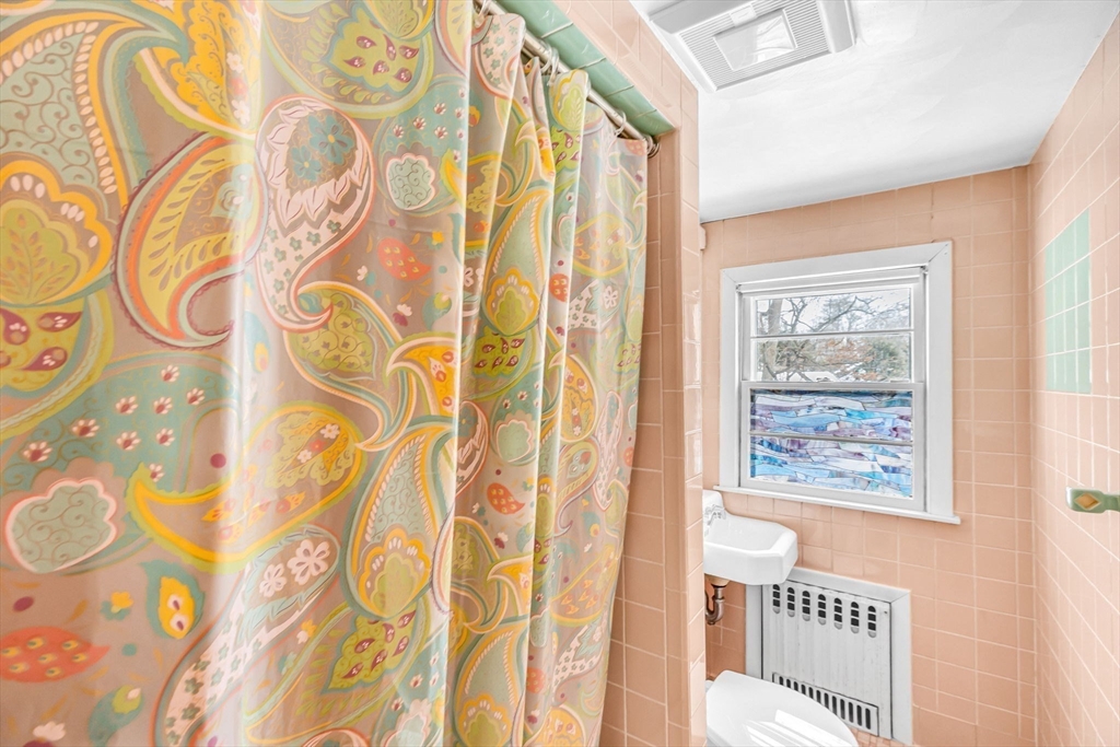 51 Candice Circle Springfield, MA 01107 - Photo 25 of 41