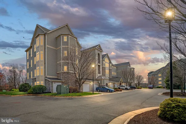 $385,000 | 1621 Ladue Court, Unit 107, Woodbridge, VA 22191