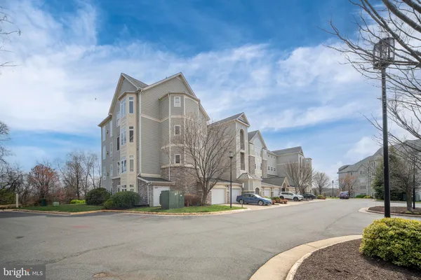 $385,000 | 1621 Ladue Court, Unit 107, Woodbridge, VA 22191