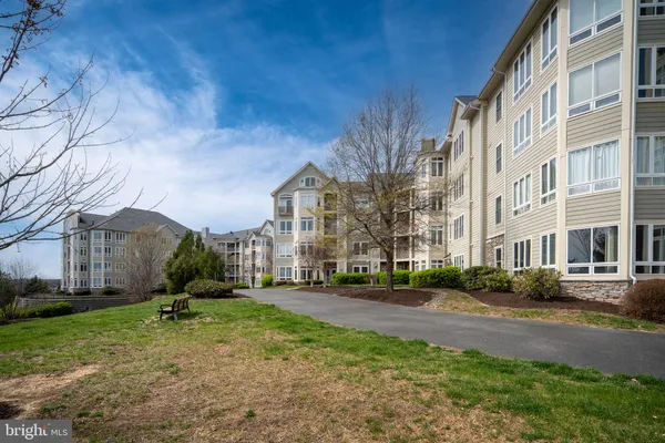 $385,000 | 1621 Ladue Court, Unit 107, Woodbridge, VA 22191