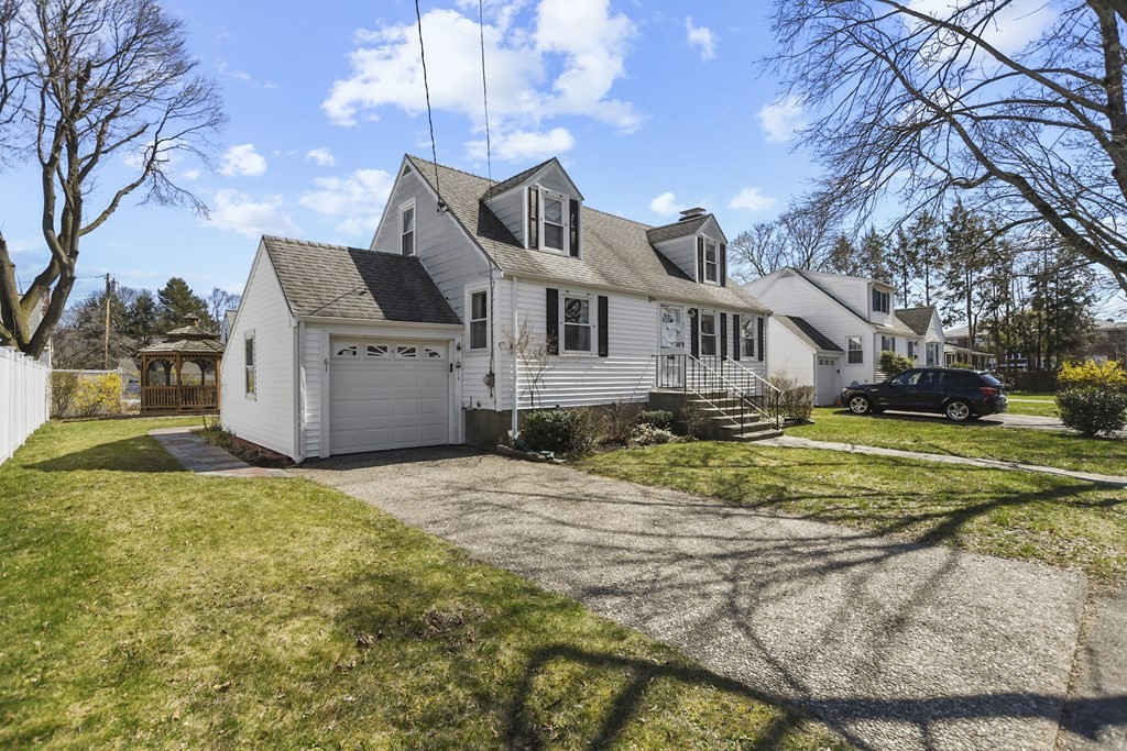 61 Stone Road Waltham, MA 02453 - Photo 3 of 35 Gallery Image 3