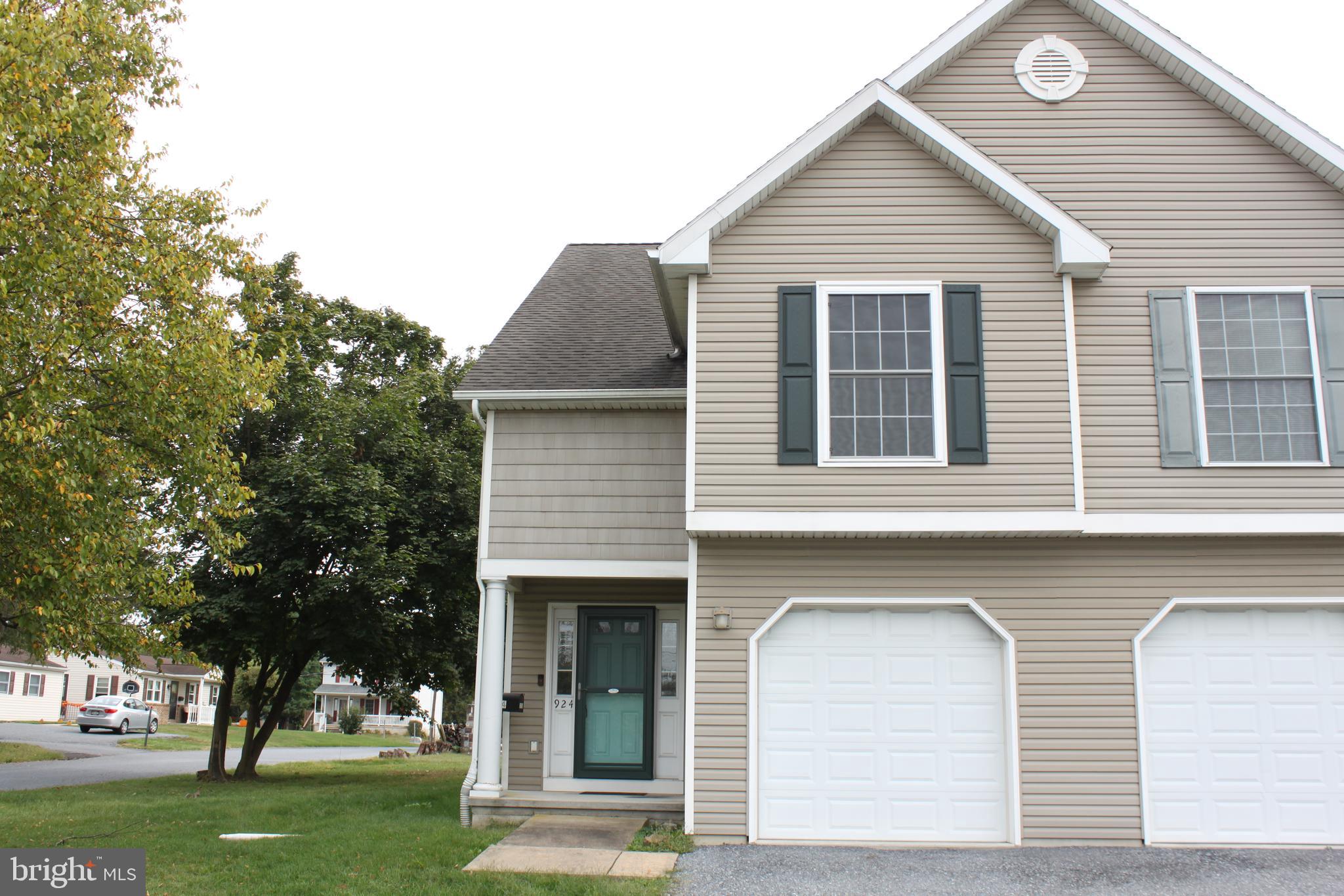 924 Chambers Street Harrisburg, PA 17113 - Photo 2 of 19