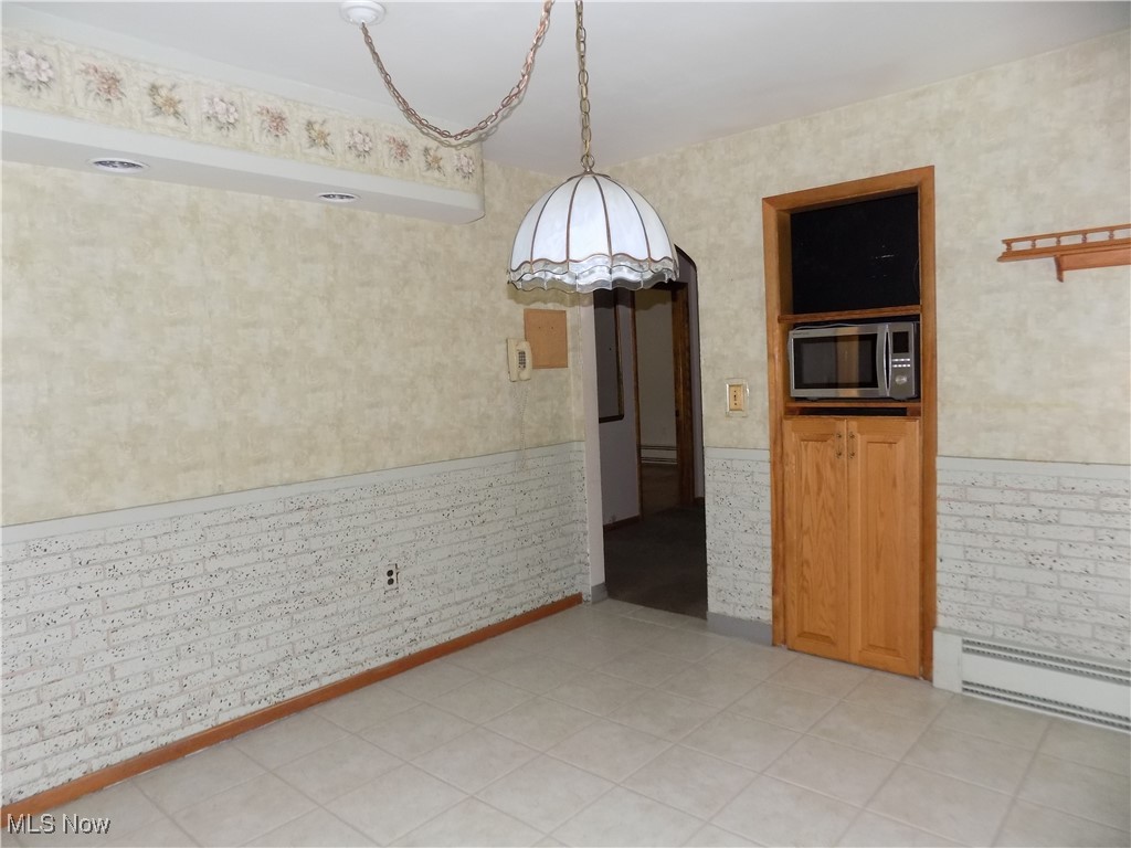 2380 West Pleasant Valley Road Parma, OH 44134 - Photo 6 of 38 Kitchen