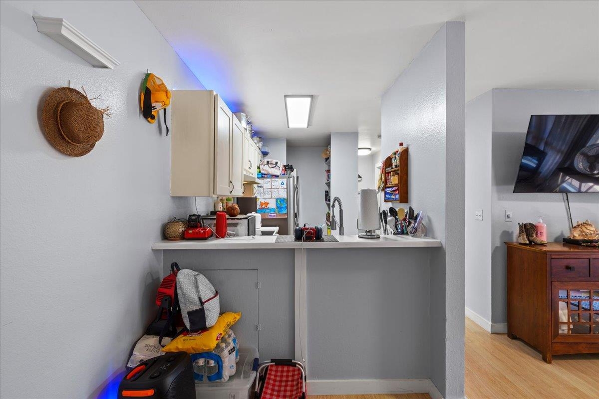480 Kenolio Road, Unit 1103 Kihei, HI 96753 - Photo 14 of 32 a view of hallway that has closet