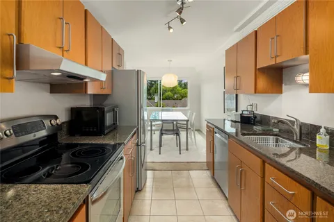 $498,000 | 2501 Canterbury Lane East, Unit 319, Seattle, WA 98112