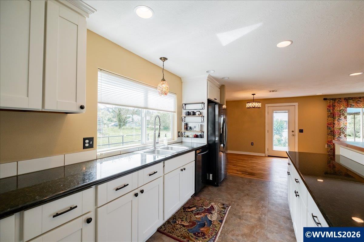 32973 Tennessee Road Southeast Lebanon, OR 97355 - Photo 11 of 49 Gallery Image 11