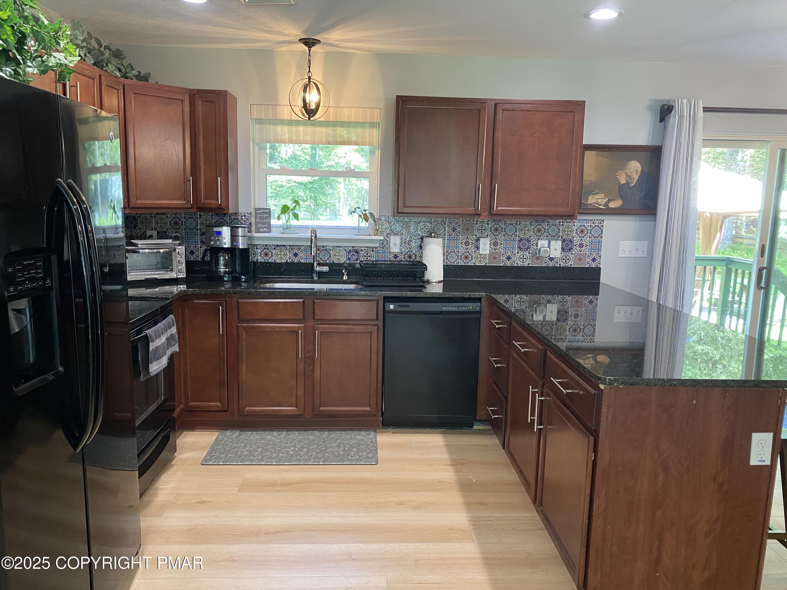 3222 Beech Ridge Drive Pocono Summit, PA 18346 - Photo 7 of 31 IMG_5756