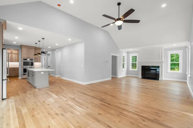 $1,099,777 | 139 North Road, East Kingston, NH 03827