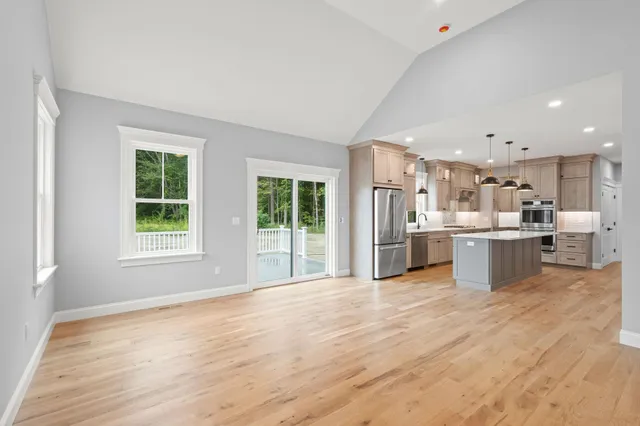 $1,099,777 | 139 North Road, East Kingston, NH 03827