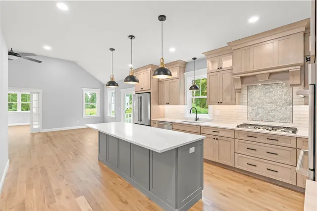 $1,099,777 | 139 North Road, East Kingston, NH 03827