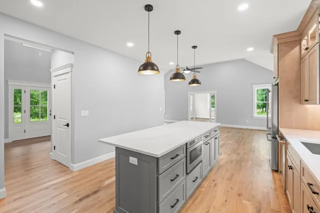 $1,099,777 | 139 North Road, East Kingston, NH 03827