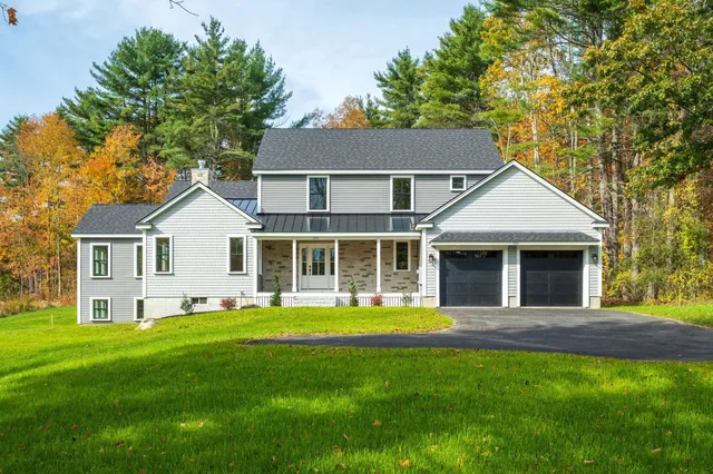 $1,099,777 | 139 North Road, East Kingston, NH 03827