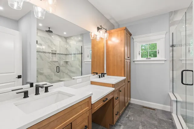 $1,099,777 | 139 North Road, East Kingston, NH 03827