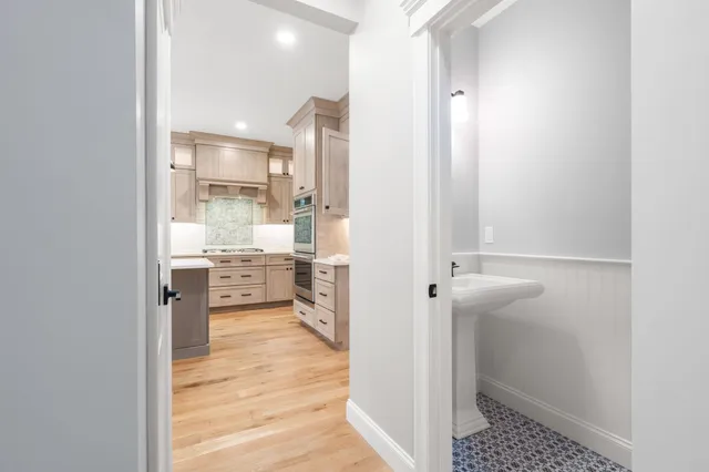 $1,099,777 | 139 North Road, East Kingston, NH 03827