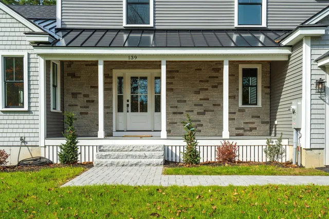 $1,099,777 | 139 North Road, East Kingston, NH 03827